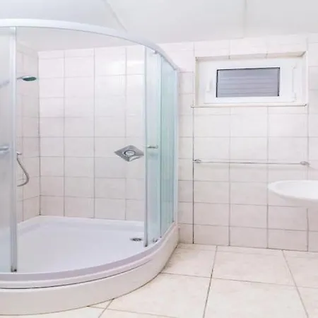 شقة - Comfort Two-bedroom F8 لومباردا