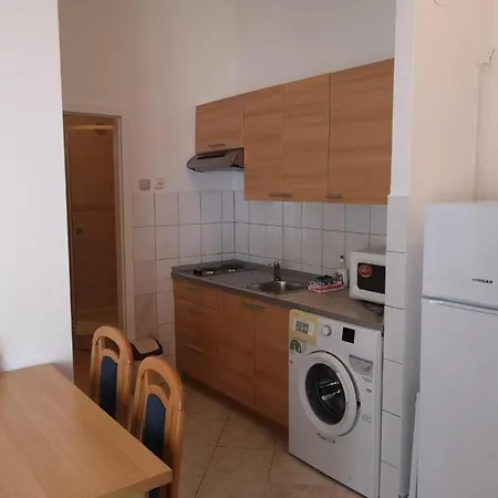- Comfort Two-bedroom F8 Apartment